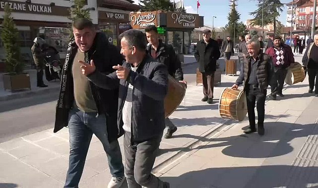 Çorum'da Ramazan davulunun kaldırılmasına davulcular tepki gösterdi: "150 yıllık geleneğimiz kaldırılıyor"