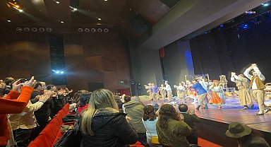 EBB ŞEHİR TİYATROLARI, “AYAK BACAK FABRİKASI”YLA İSTANBUL SEYİRCİSİYLE BULUŞTU