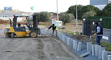 Edremit Belediyesi, kent genelinde yol çalışmalarına devam ediyor