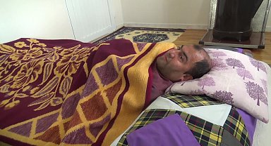 Engelli eşine bakan Neslihan Arslantaş: "Eşime bakım aylığı bağlamıyorlar, çocuklarıma harçlık veremiyorum"