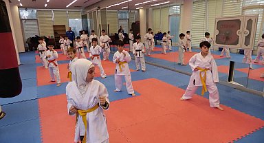 Esenyurtlu çocuklar, sömestir tatilini sporla geçirdi