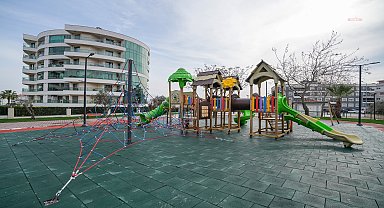 Gaziemir Belediyesi, yenileme çalışmalarını tamamladığı Ardıçlı Parkı'nı hizmete açtı