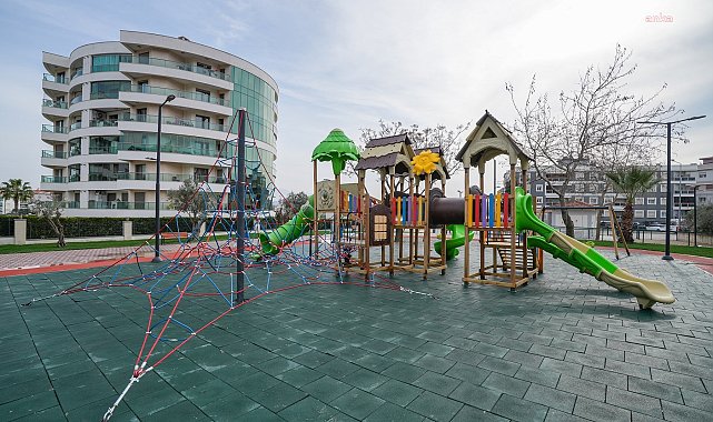 Gaziemir Belediyesi, yenileme çalışmalarını tamamladığı Ardıçlı Parkı'nı hizmete açtı