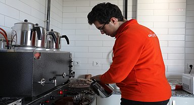 İzmit Belediyesi'nden vatandaşın cebine destek: Gülümse Kafelerde çay 3 lira