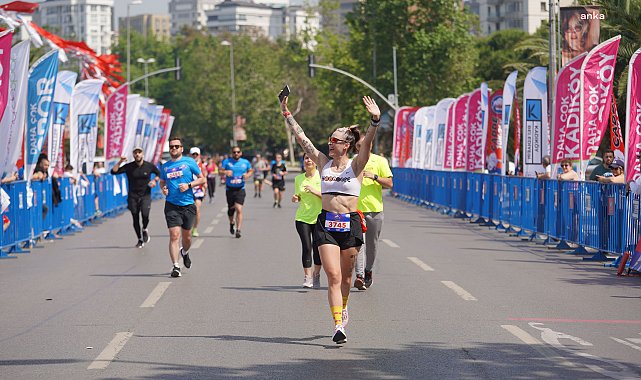 Kadıköy'de Cadde 10K ve Cadde 21K koşuları için kayıtlar başlıyor