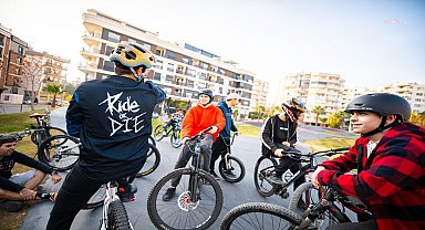 Karşıyaka'da, heyecanın adresi 'Pump Track Bisiklet Parkuru' oldu