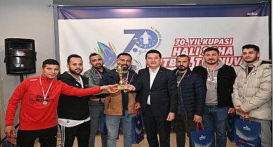 Kumluca Belediyesi Halı Saha Futbol Turnuvası'nda kupalar sahiplerini buldu