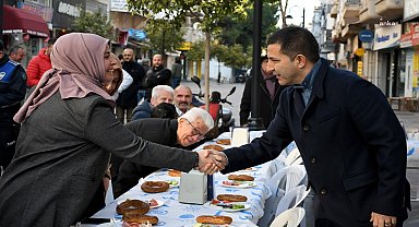 KUŞADASI BELEDİYE BAŞKANI GÜNEL: “GEÇMİŞ DÖNEMLERDE KUŞADASI ESNAFI, TURİSTİK ÇARŞIYA DÖKÜLEN BETONUN BİLE PARASINI ÖDEMEK ZORUNDA KALMIŞTI