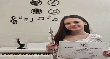 Lüleburgaz Belediyesi Çoksesli Çocuk Korosu Üyesi Kaplan, İngiltere'den Jüri Özel Ödülü'yle döndü