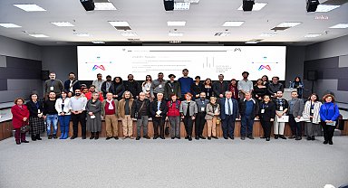 Mersin'de 'Estetik Bir Olgu Olarak Dünyalar Kurmak' sempozyumu başladı