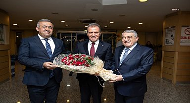 Mersin Ticaret Borsası'nın meclis toplantısına katılan Vahap Seçer: "Ben tüccar değilim, kar elde etmeyi düşünmem. Bu sosyal belediyeciliktir"