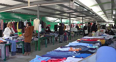 Mezitli Belediyesi'nden ilçeli kadınlara destek: 2. El giyim ve eşya pazarı açıldı