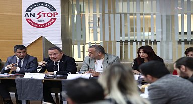 Muhittin Böcek, ANSTOP Platformu ile buluştu: "Gazipaşa'dan Kaş'a kadar ranta değil halka dönük bütün projelerimizi bitirdik"