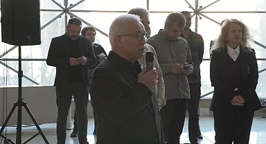 Muratpaşa Belediyesi personelinden depremlerde kaybedilen vatandaşlar için saygı duruşu 