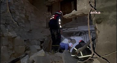 Şanlıurfa'da metruk bina çöktü: 1 kişi hayatını kaybetti