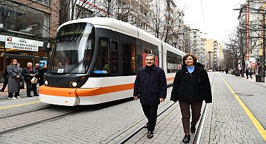 TEPEBAŞI BELEDİYE BAŞKANI ATAÇ VE CHP ESKİŞEHİR BÜYÜKŞEHİR BELEDİYE BAŞKAN ADAYI ÜNLÜCE’DEN ESNAFA ZİYARET