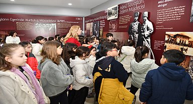 Tepebaşı'nda öğrenciler, görsellerle Eskişehir'in kurtuluşunu öğreniyor