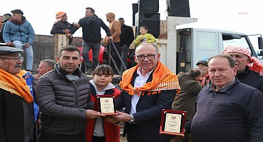 Turgutlu'da deve güreşi heyecanı