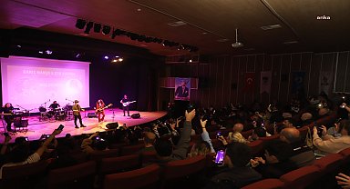 Türk rock müziğinin efsane isimleri Manço ve Karaca, Kartal'da eserleriyle anıldı