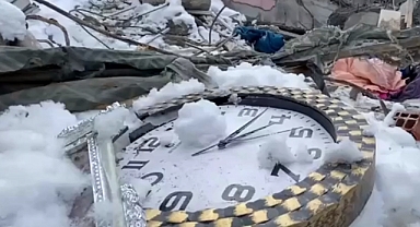 Türkiye'de saatler 04.17'de durdu: Kaderine terk edilmiş şehirler, yıkılmayı bekleyen binalar…