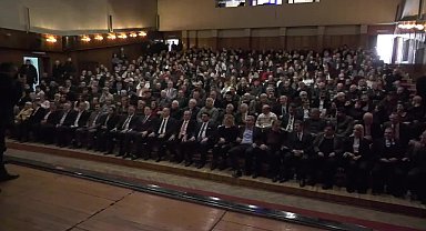 Umut Akdoğan: "Cumhurbaşkanı tehdit ve şantaj yapıyor"