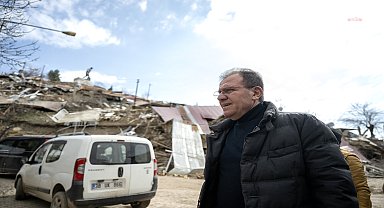 Vahap Seçer: "Depremlerde kaybettiğimiz vatandaşları rahmet ve minnetle anıyorum"