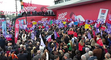 VAHAP SEÇER, SEÇİM KOORDİNASYON MERKEZİ'Nİ AÇTI: “TÜRKİYE’DE ÖRNEK SOSYAL DEMOKRAT BELEDİYE OLDUK. TARİHİ BİR OY FARKIYLA ALACAĞIZ”