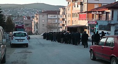 Yozgat'ta Et ve Süt Kurumu Satış Mağazası önünde ucuz et kuyruğu Ramazan öncesinde daha da uzadı