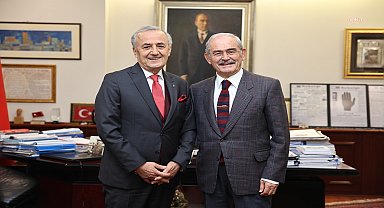 Yürüyen Köşk Derneği Başkanı Erdoğan'dan Yılmaz Büyükerşen'e ziyaret
