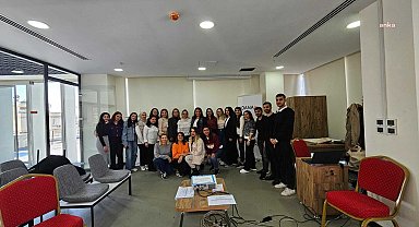 Adana Büyükşehir Belediyesi'nden çocuk yaşta, erken ve zorla evliliklerle mücadele eğitimi