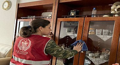 Akhisar Belediyesi'nin evde bakım ve temizlik hizmeti devam ediyor