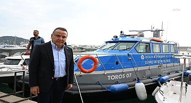 Antalya Balıkçı Barınağı'nı ziyaret Eden Muhittin Böcek: "Denizlerimizdeki doğal dengeyi koruyacak ve geleneksel balıkçılığı destekleyeceğiz"