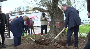 Antalya Büyükşehir Belediye Başkanı Böcek, Kapalı Pazar Yeri ve 100. Yıl Parkı'nı hizmete açtı 