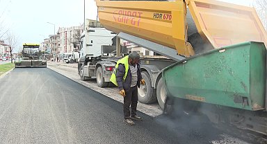 ANTALYA BÜYÜKŞEHİR BELEDİYESİ’NDEN KEPEZ’İN CEYHAN CADDESİ’NE SICAK ASFALT 