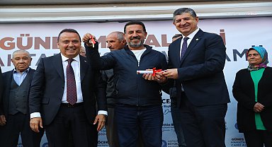 ANTALYA BÜYÜKŞEHİR’İN ‘GÜNEŞ MAHALLESİ KENTSEL DÖNÜŞÜM PROJESİ’NDE ANAHTAR TESLİM TÖRENİ YAPILDI