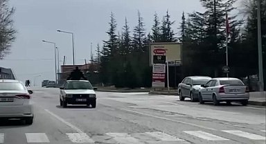 Aracın tavanındaki yolculuk acil serviste bitti