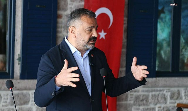 ASLANOĞLU'NDAN DAĞ'A 'KARŞIYAKA STADI' TEPKİSİ: “İZMİR’İN ANLI ŞANLI KULÜBÜ KARŞIYAKA SPOR KULÜBÜ'NE 3. LİG TAKIMI DİYEREK DALGA GEÇEMEZSİNİZ”