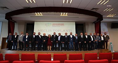 ATAŞEHİR BELEDİYE BAŞKANI İLGEZDİ, BELEDİYE MECLİS ÜYELERİYLE VEDALAŞTI 