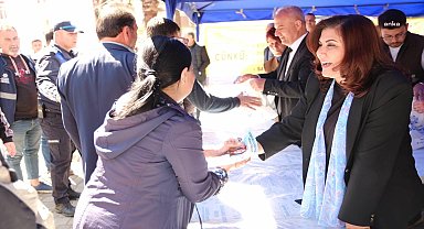 Aydın Büyükşehir Belediye Başkanı Çerçioğlu, Nazilli ve Çine'de vatandaşlara yerli üretim fideleri dağıttı