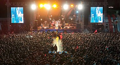 AYDIN SÖKE OTOGARI, “DUMAN” KONSERİYLE AÇILDI