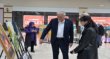 Bozüyük Belediye Başkanı Bakkalcıoğlu, resim ve fotoğraf sergisini gezdi