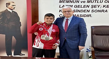 Burhaniye Belediye Başkanı Deveciler, genç sporcu Yorulmaz'ı ağırladı