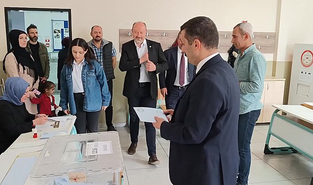 Bursa Büyükşehir Belediye Başkan Adayları oylarını kullandı