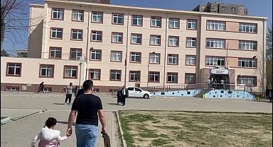 Bursa'da oy verme işlemi devam ediyor