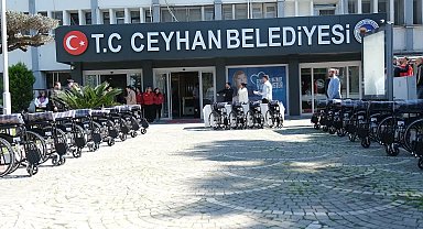 CEYHAN BELEDİYESİ’NDEN 50 VATANDAŞA TEKERLEKLİ SANDALYE DESTEĞİ