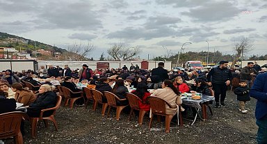 Ceyhan Belediyesi'nin iftar sofraları, Gaziantep İslahiye'de kuruldu