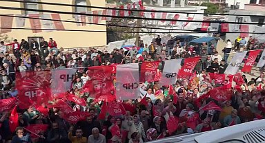 CHP BERGAMA BELEDİYE BAŞKAN ADAYI ÇELİK: “BERGAMALILARIN KALBİNİ KAZANDIM BERGAMA’YI KAZANACAĞIMA İNANIYORUM”