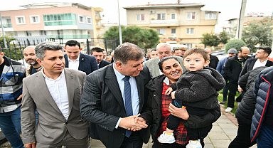 CHP İzmir Büyükşehir Belediye Başkan Adayı Cemil Tugay: "65 Yaş üzerindeki emekli yurttaşlarımıza 4 metreküp suyu ücretsiz, öğrencilere yüzde 50 indirimli vereceğiz"