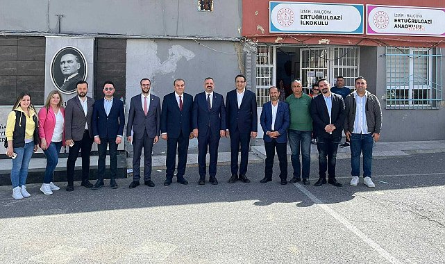 CHP İzmir İl Başkanı Şenol Aslanoğlu oyunu kullandı