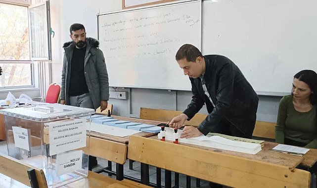 DİYARBAKIR’DA OY VERME İŞLEMLERİ 07.00'DE BAŞLADI